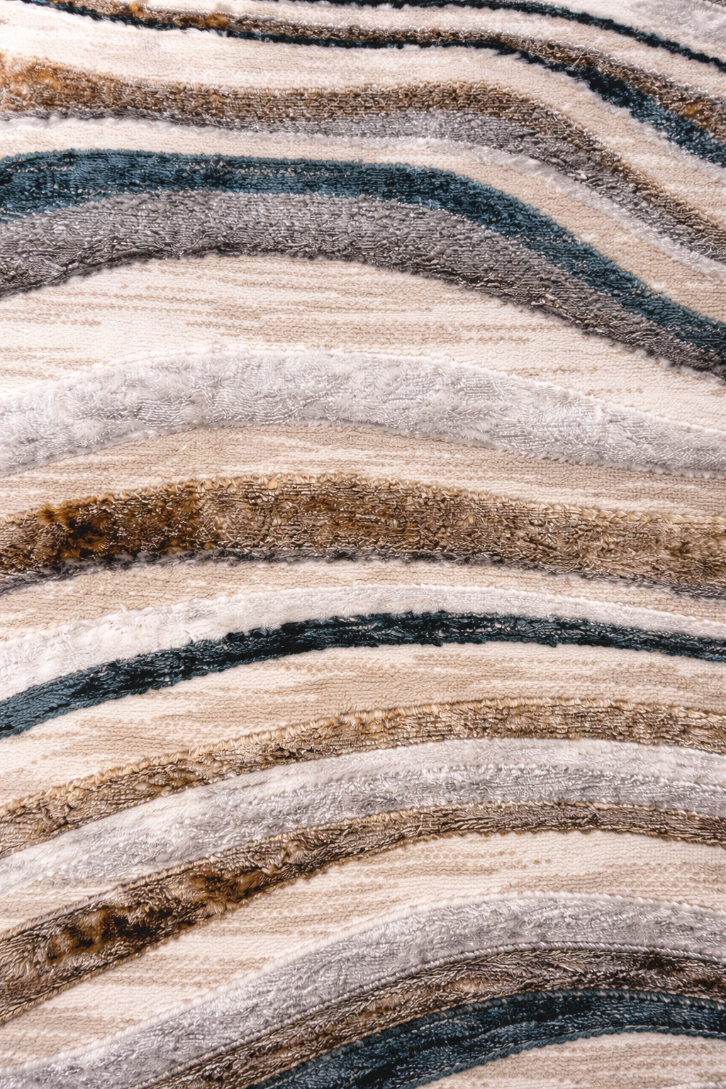 Tapete Abstrato Zebra – Ondas Naturais em Tons Neutros